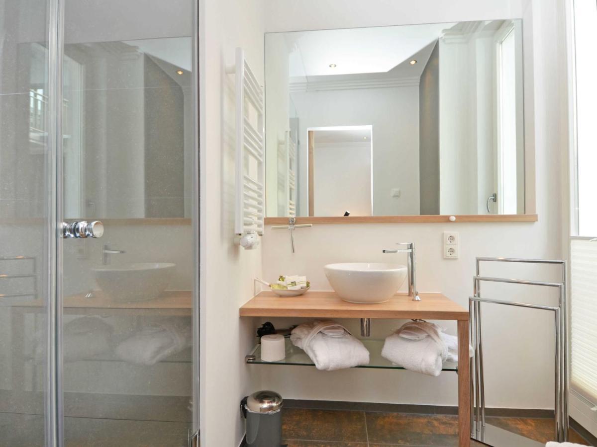 Villa "Johanna" Sellin - Wg13 Mit Kamin Und Zwei Balkonen Екстериор снимка